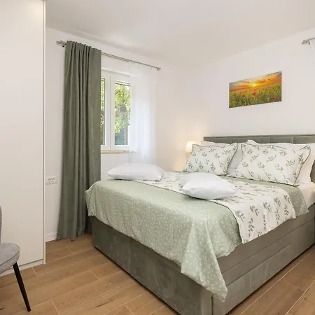 Dom wakacyjny La Perla - Downtown House