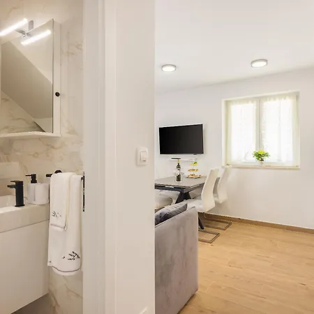 La Perla - Downtown House Dom wakacyjny