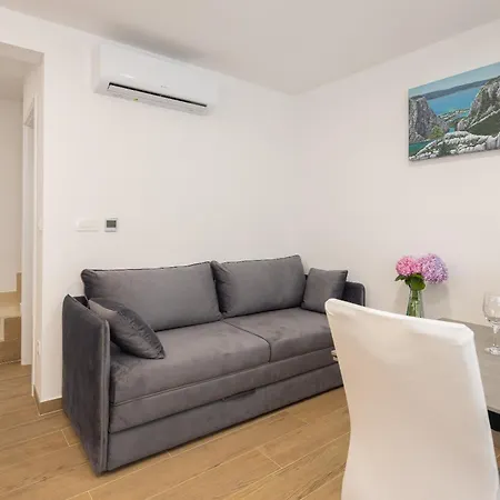 Dom wakacyjny La Perla - Downtown House