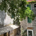 Prázdninový dům La Perla - Downtown House *